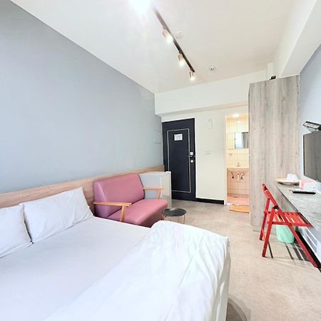 Fengjia Gift Box Homestay Taichung Eksteriør billede