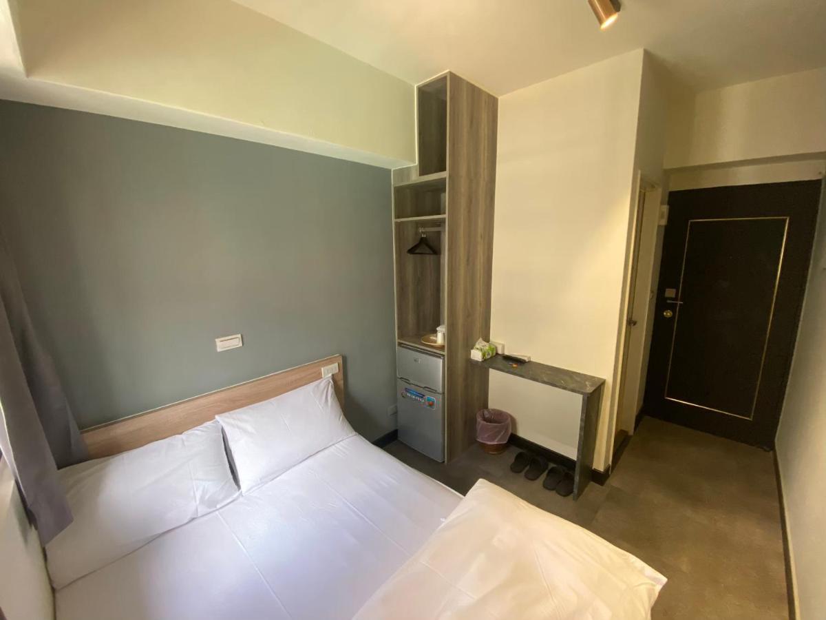 Fengjia Gift Box Homestay Taichung Eksteriør billede