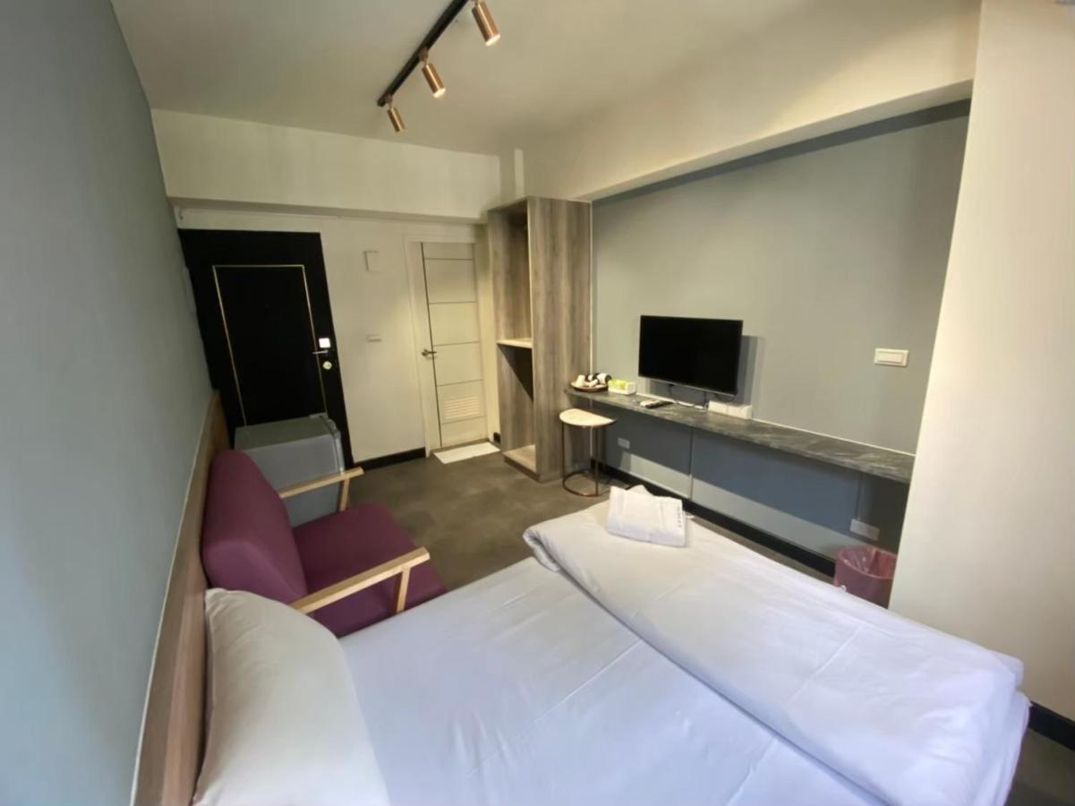 Fengjia Gift Box Homestay Taichung Eksteriør billede