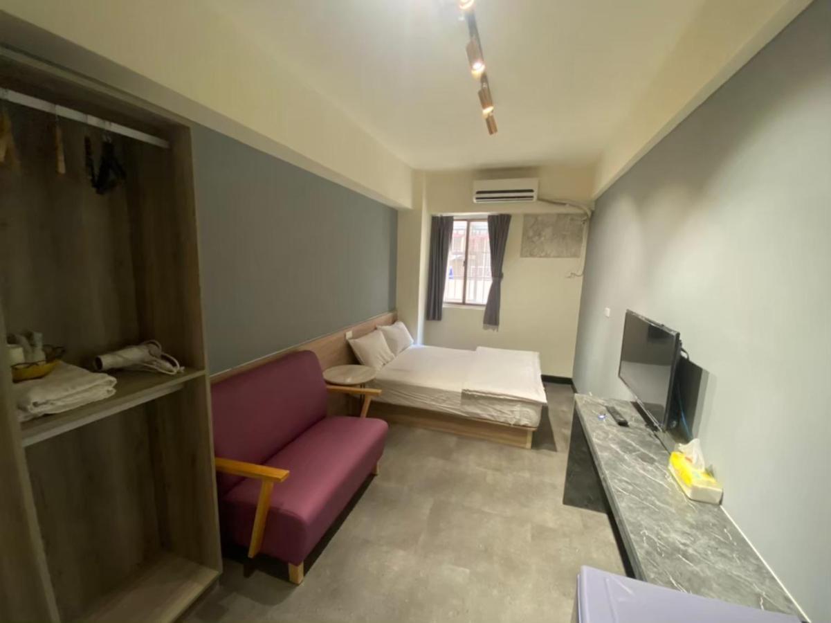 Fengjia Gift Box Homestay Taichung Eksteriør billede