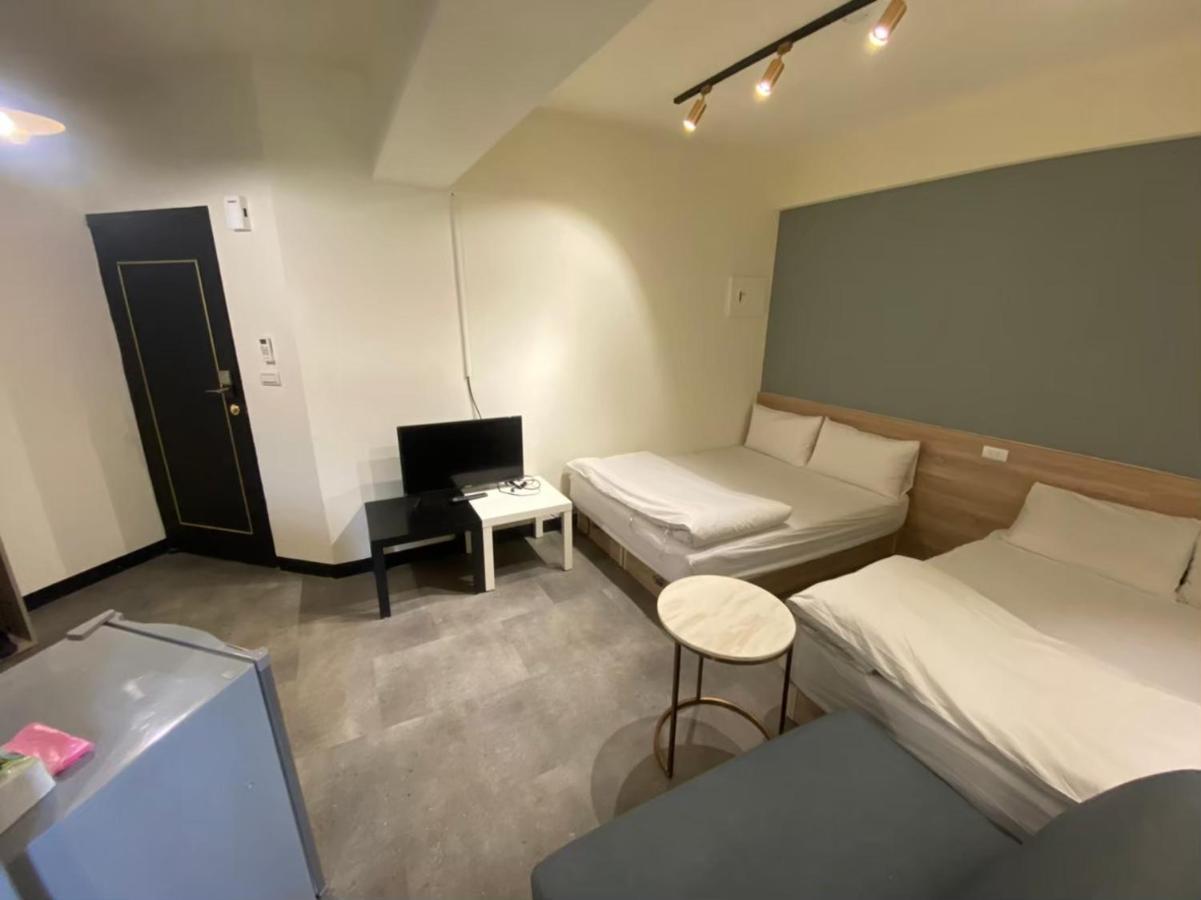 Fengjia Gift Box Homestay Taichung Eksteriør billede
