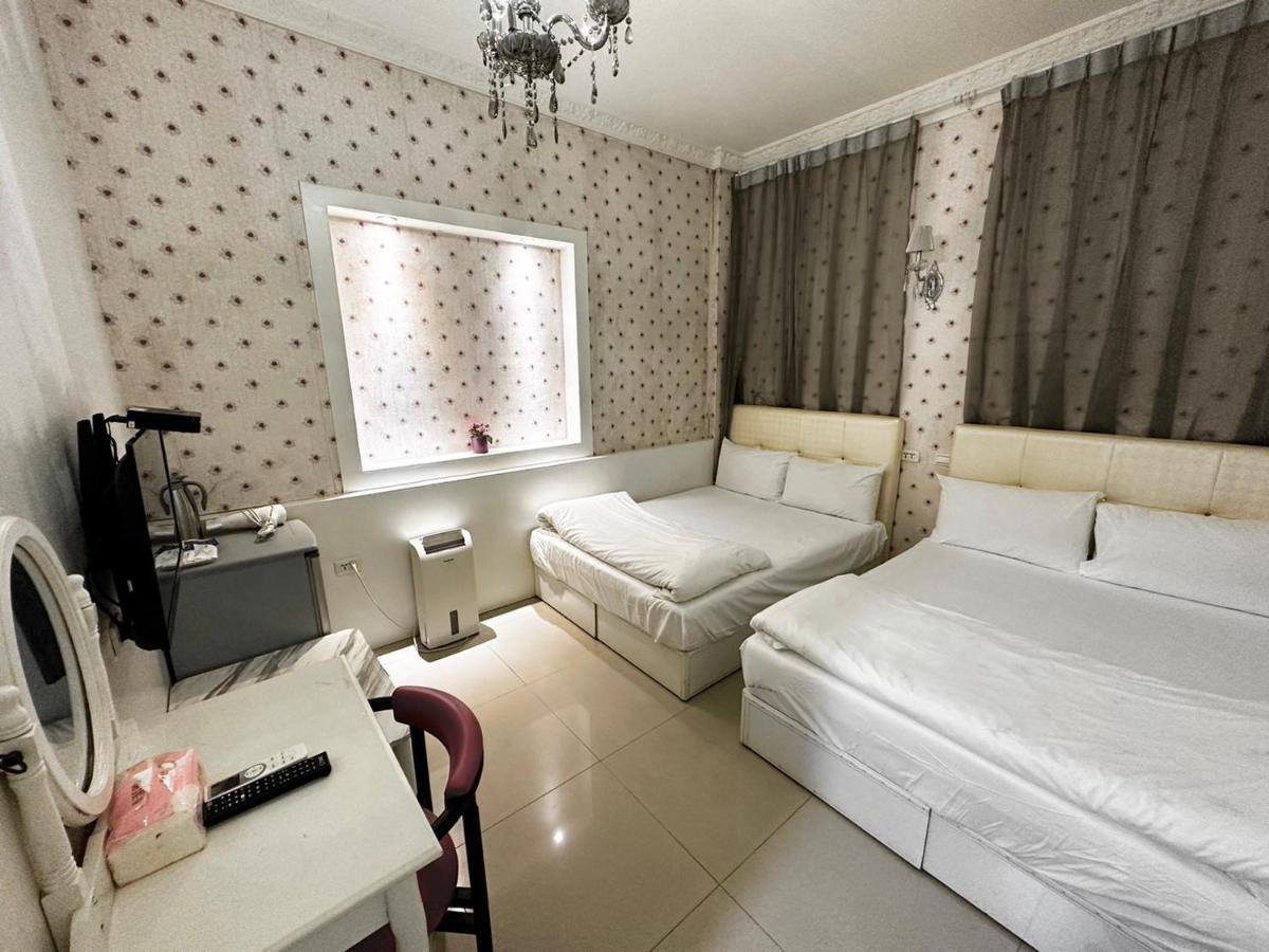 Fengjia Gift Box Homestay Taichung Eksteriør billede