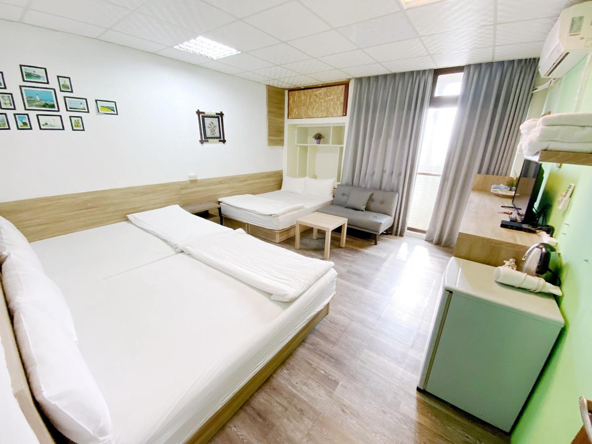 Fengjia Gift Box Homestay Taichung Eksteriør billede