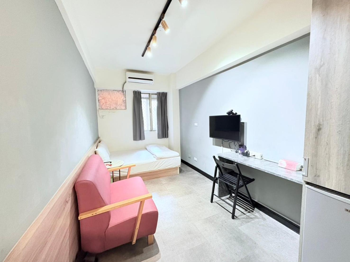 Fengjia Gift Box Homestay Taichung Eksteriør billede