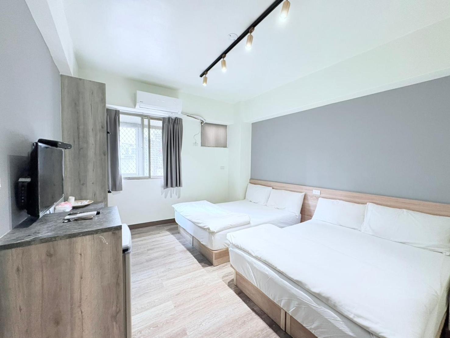 Fengjia Gift Box Homestay Taichung Eksteriør billede